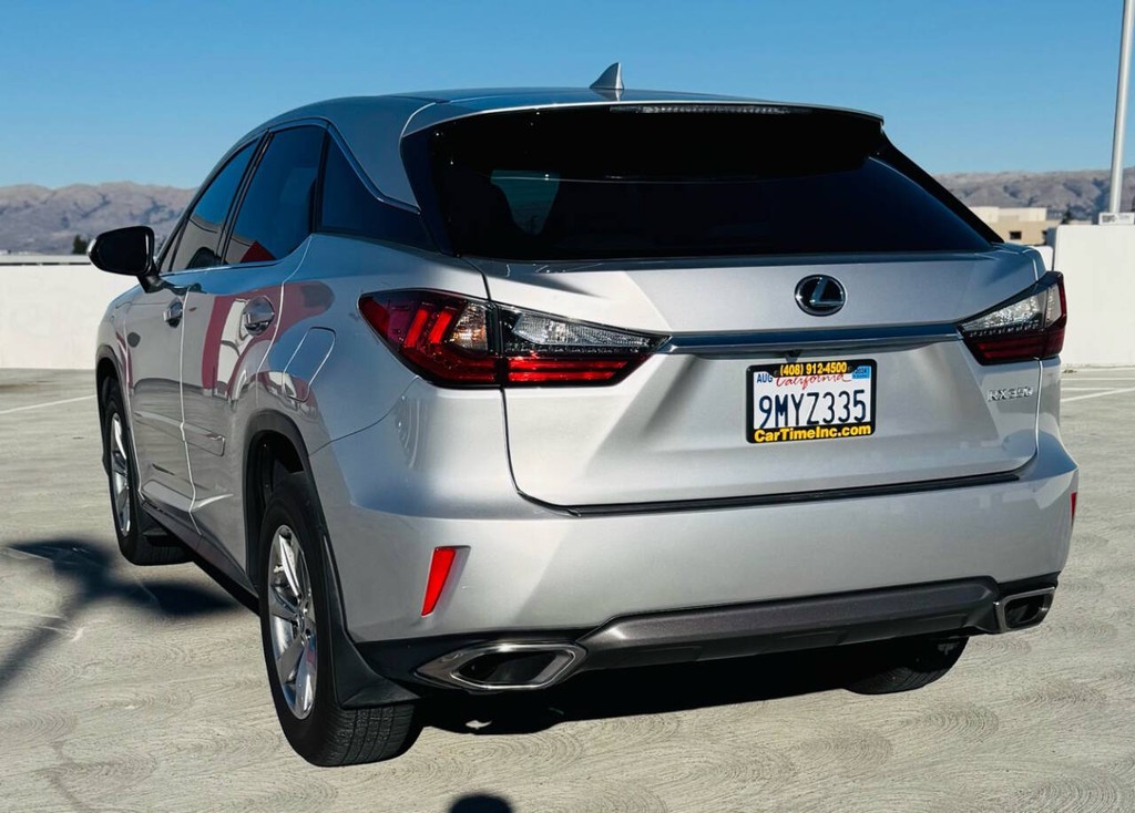 Lexus RX Vehicle Full-screen Gallery Image 03