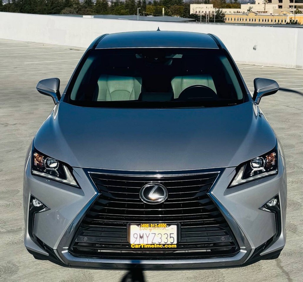 Lexus RX Vehicle Full-screen Gallery Image 11