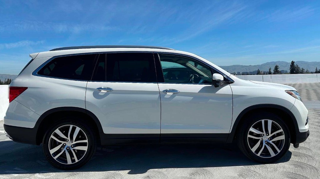 Honda Pilot Vehicle Full-screen Gallery Image 08