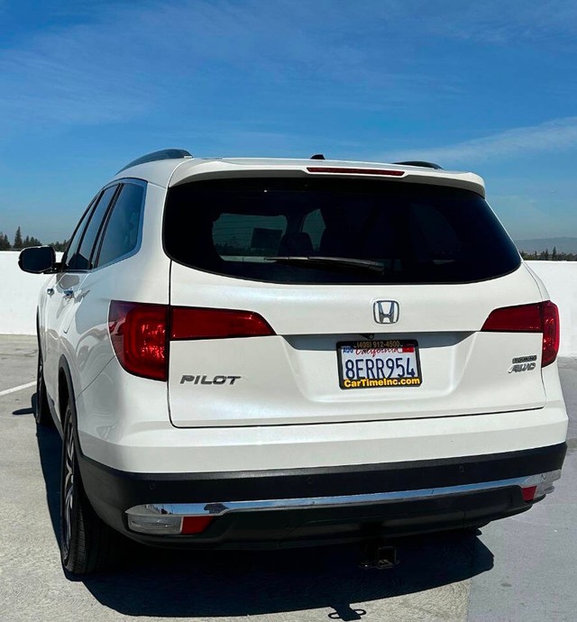 Honda Pilot Vehicle Full-screen Gallery Image 03