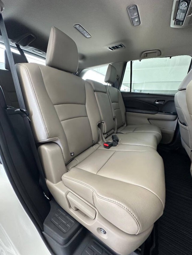 Honda Pilot Vehicle Full-screen Gallery Image 14