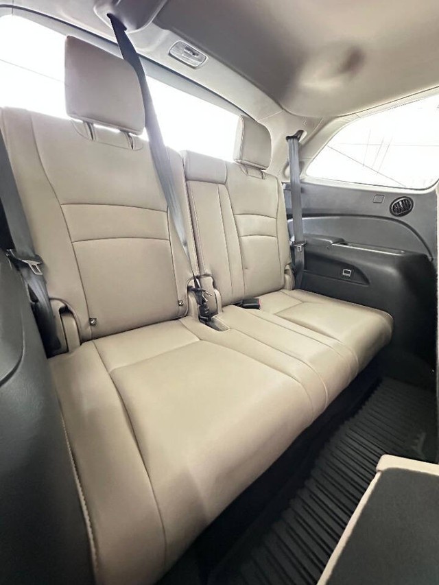 Honda Pilot Vehicle Full-screen Gallery Image 15