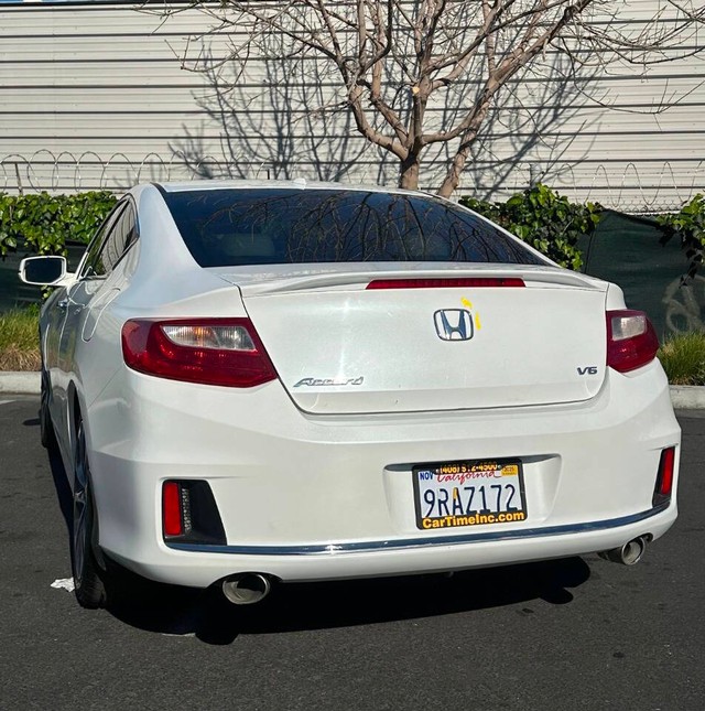 Honda Accord Coupe Vehicle Full-screen Gallery Image 07