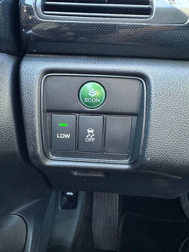 Honda Accord Coupe Vehicle Full-screen Gallery Image 19