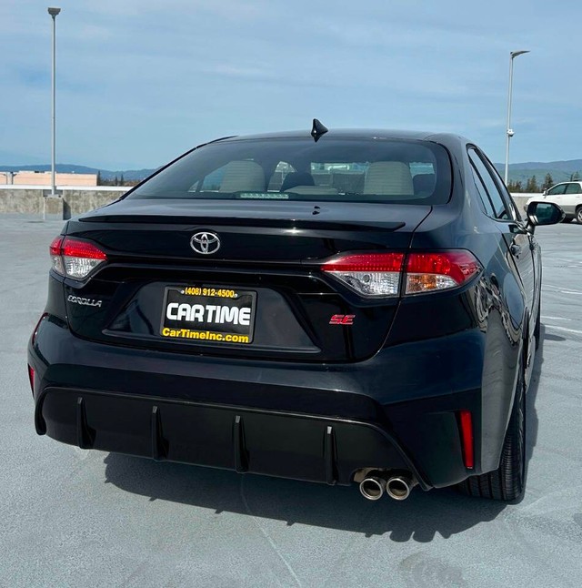 Toyota Corolla Vehicle Full-screen Gallery Image 03