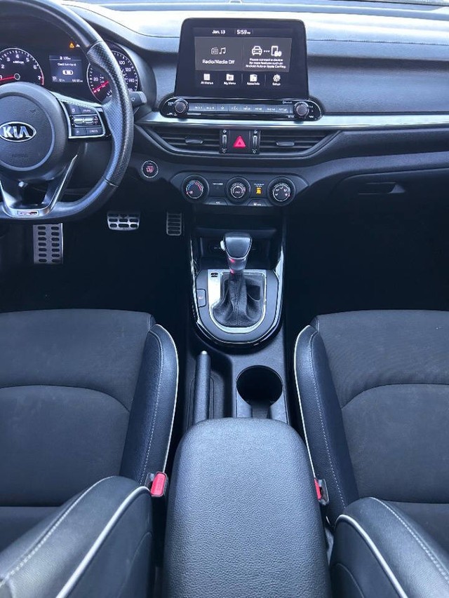 Kia Forte Vehicle Full-screen Gallery Image 08