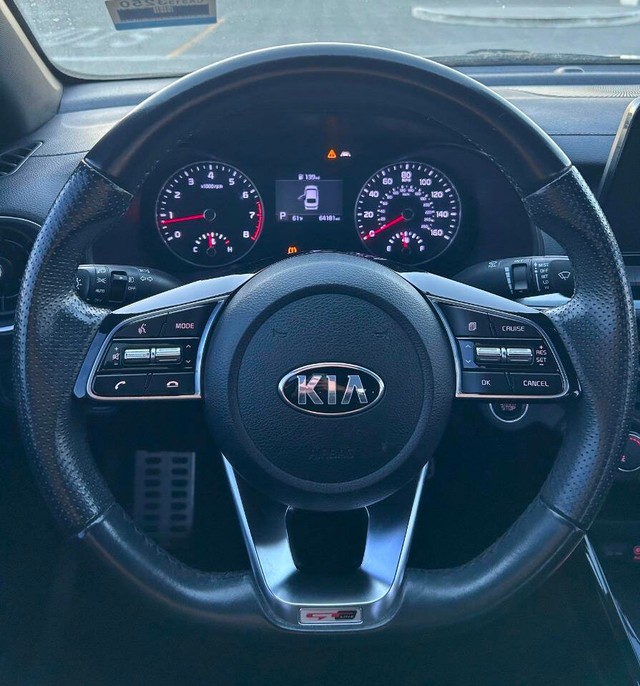 Kia Forte Vehicle Full-screen Gallery Image 10