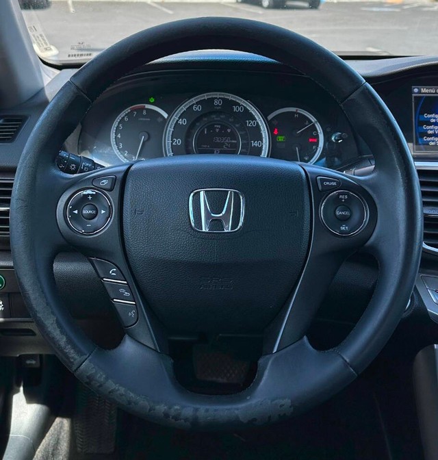 Honda Accord Sedan Vehicle Full-screen Gallery Image 12