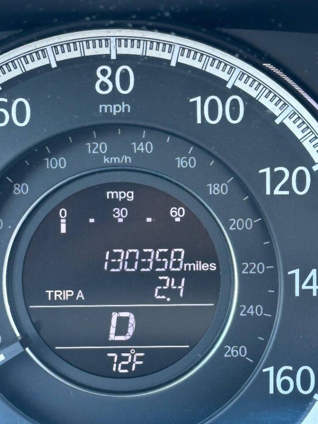 Honda Accord Sedan Vehicle Full-screen Gallery Image 13