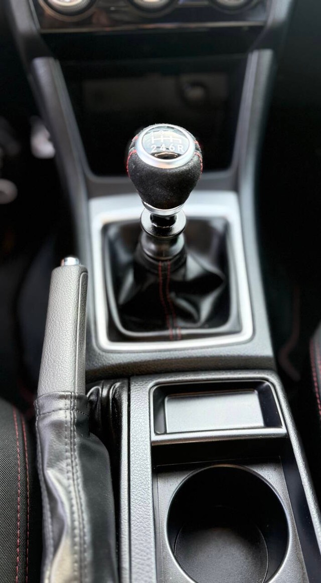 Subaru WRX Vehicle Full-screen Gallery Image 12