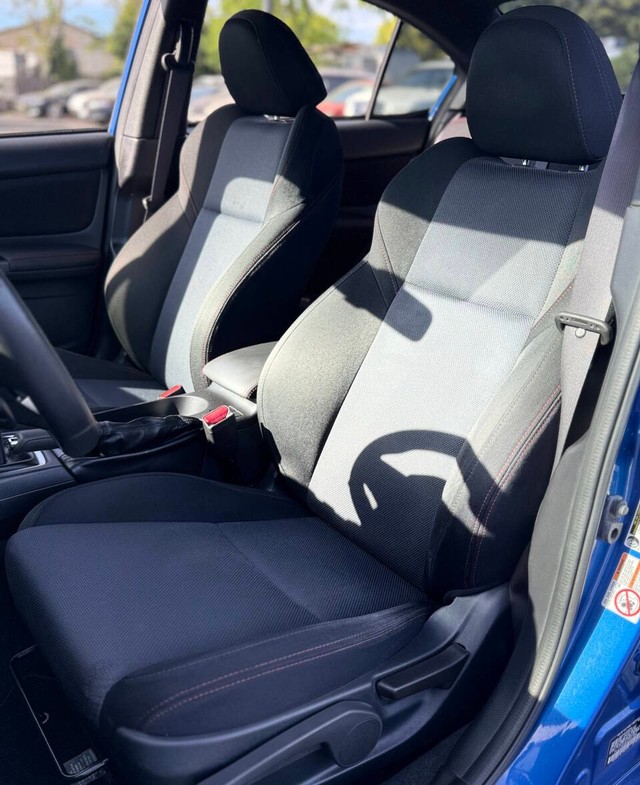 Subaru WRX Vehicle Full-screen Gallery Image 13