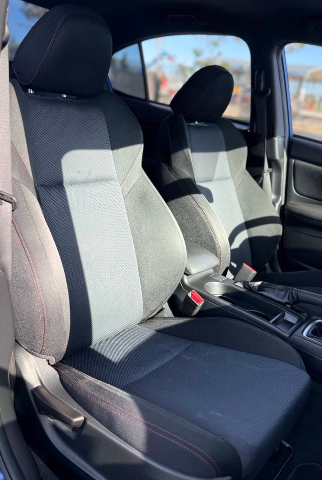 Subaru WRX Vehicle Full-screen Gallery Image 15