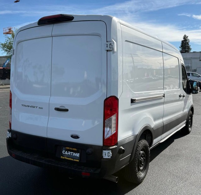 Ford Transit Cargo Van Vehicle Full-screen Gallery Image 06