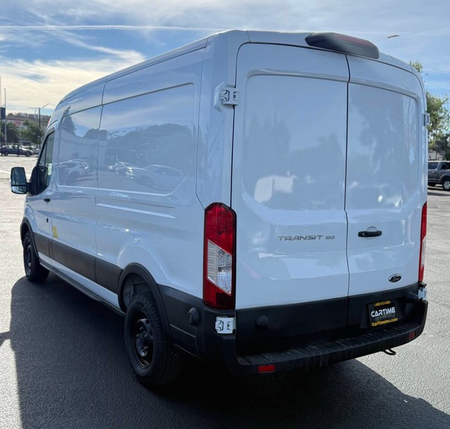 Ford Transit Cargo Van Vehicle Full-screen Gallery Image 08