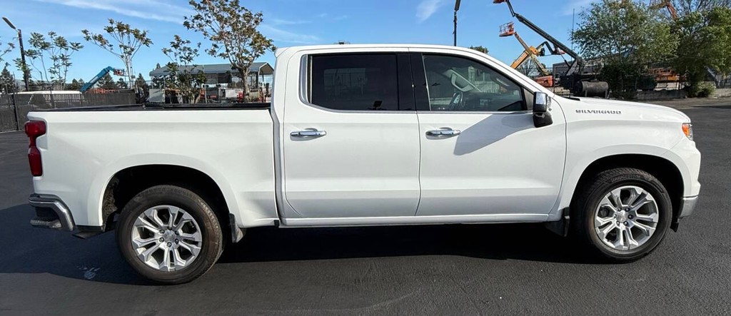 Chevrolet Silverado 1500 Vehicle Full-screen Gallery Image 05