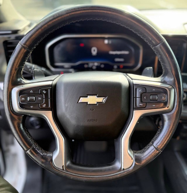 Chevrolet Silverado 1500 Vehicle Full-screen Gallery Image 10