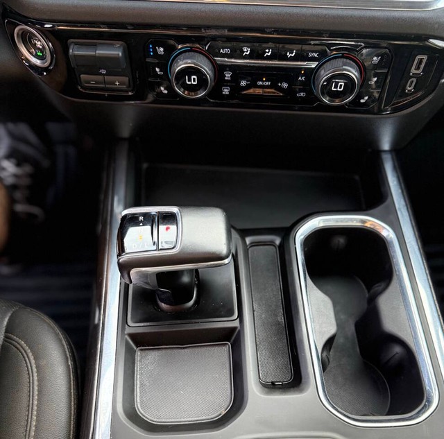 Chevrolet Silverado 1500 Vehicle Full-screen Gallery Image 12