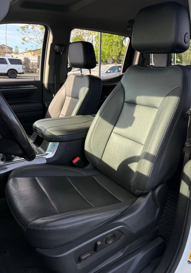 Chevrolet Silverado 1500 Vehicle Full-screen Gallery Image 13