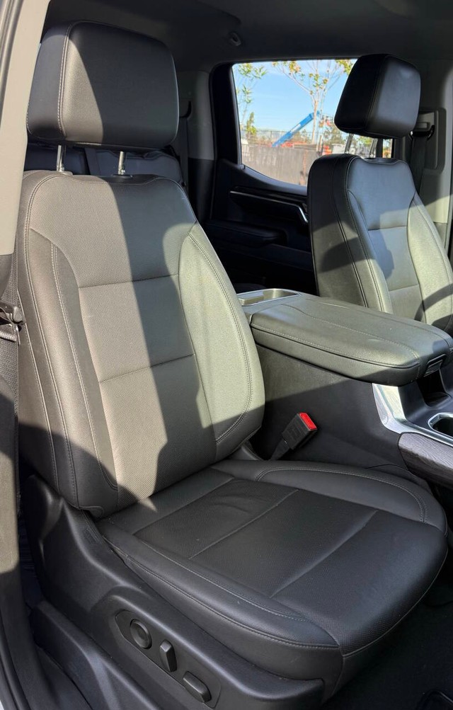 Chevrolet Silverado 1500 Vehicle Full-screen Gallery Image 14