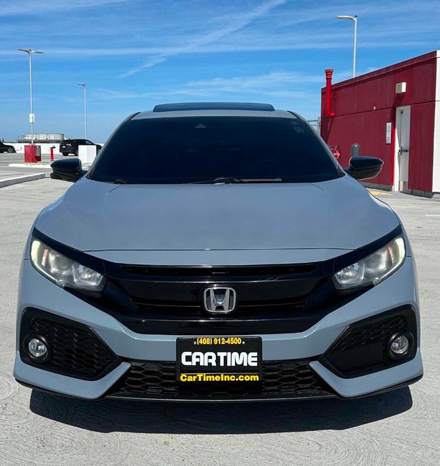 Honda Civic Hatchback Vehicle Full-screen Gallery Image 02