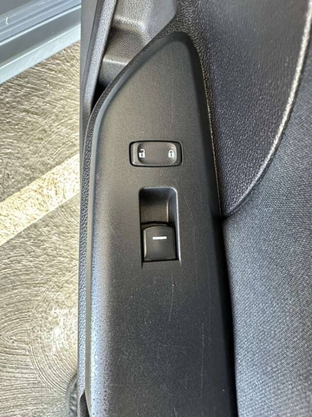 Honda Civic Hatchback Vehicle Full-screen Gallery Image 19