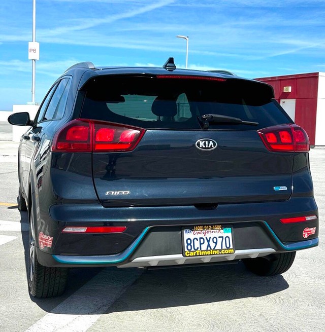 Kia Niro Plug-In Hybrid Vehicle Full-screen Gallery Image 05