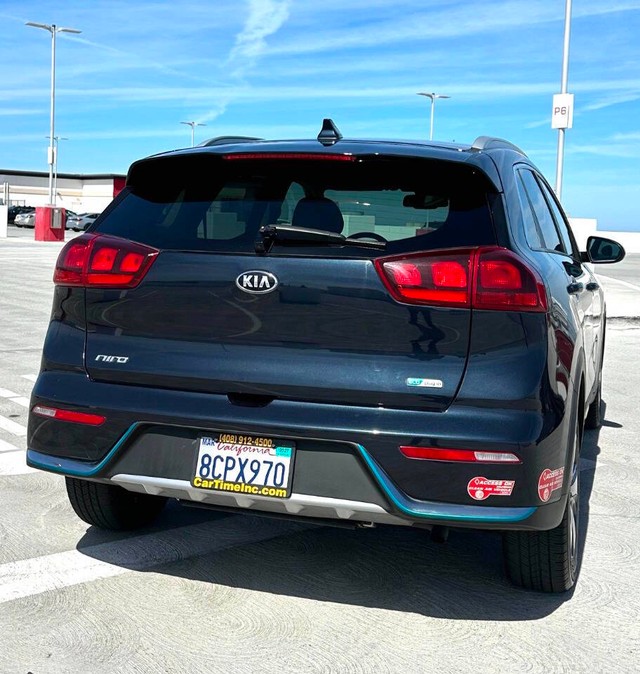 Kia Niro Plug-In Hybrid Vehicle Full-screen Gallery Image 07