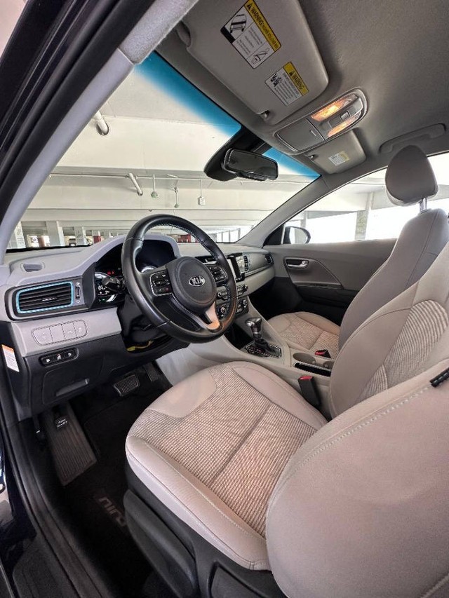 Kia Niro Plug-In Hybrid Vehicle Full-screen Gallery Image 13
