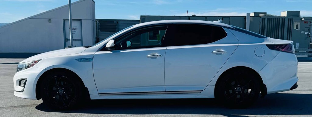 Kia Optima Hybrid Vehicle Full-screen Gallery Image 05