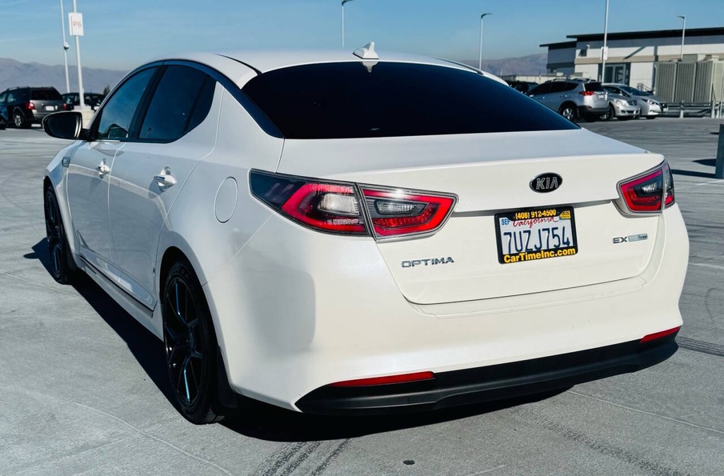 Kia Optima Hybrid Vehicle Full-screen Gallery Image 07