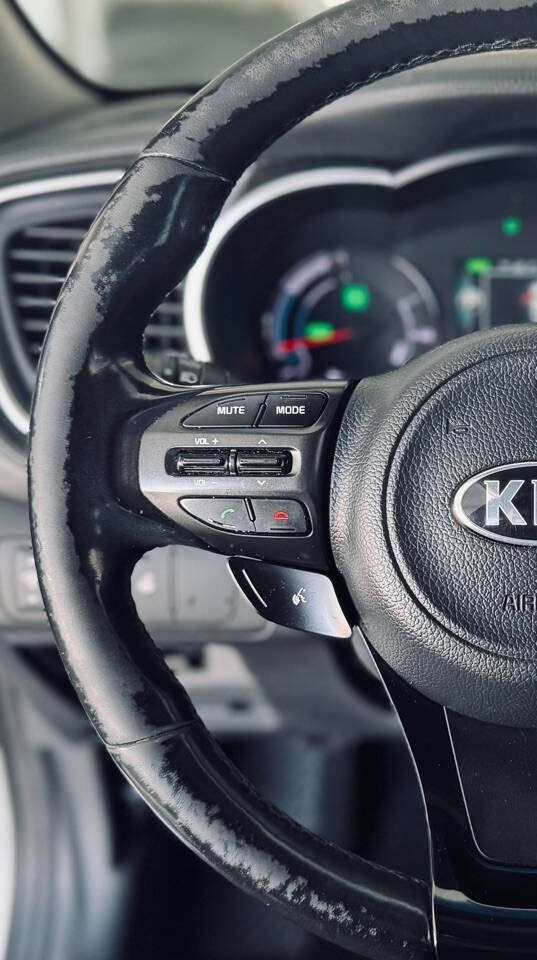 Kia Optima Hybrid Vehicle Full-screen Gallery Image 14