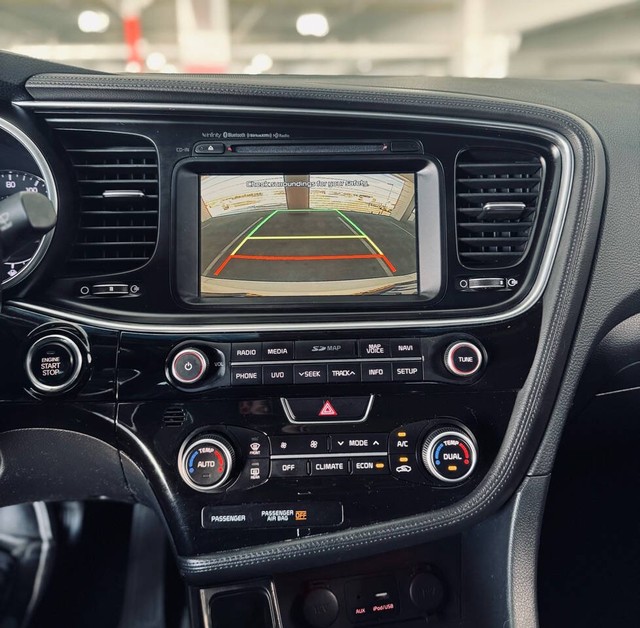 Kia Optima Hybrid Vehicle Full-screen Gallery Image 19