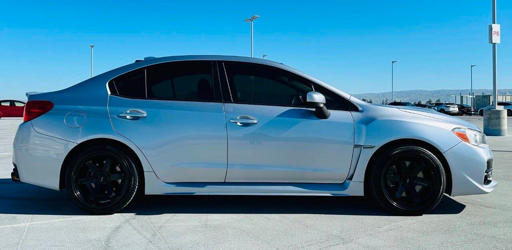 Subaru WRX Vehicle Full-screen Gallery Image 04