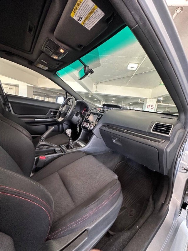 Subaru WRX Vehicle Full-screen Gallery Image 15