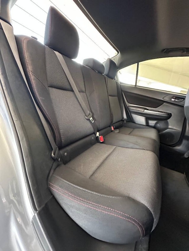 Subaru WRX Vehicle Full-screen Gallery Image 16