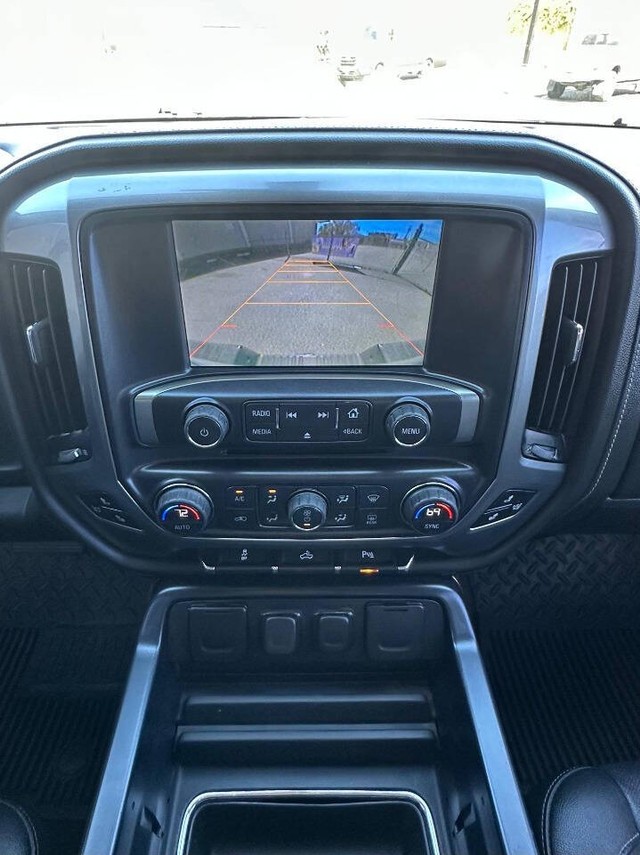 Chevrolet Silverado 1500 Vehicle Full-screen Gallery Image 10