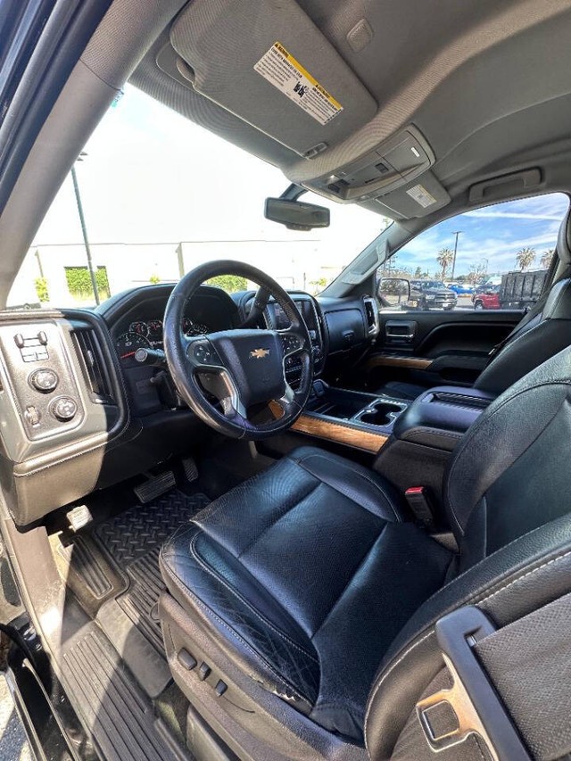 Chevrolet Silverado 1500 Vehicle Full-screen Gallery Image 11