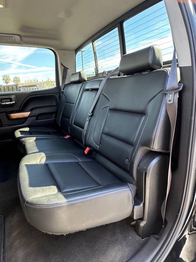 Chevrolet Silverado 1500 Vehicle Full-screen Gallery Image 12