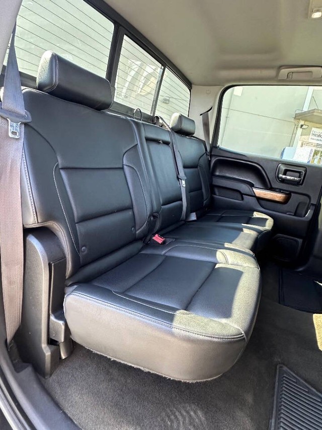 Chevrolet Silverado 1500 Vehicle Full-screen Gallery Image 14