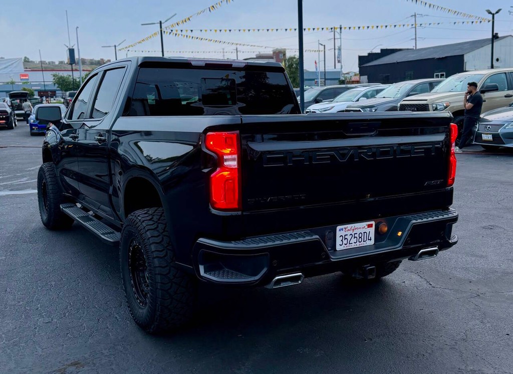 Chevrolet Silverado 1500 Vehicle Full-screen Gallery Image 04