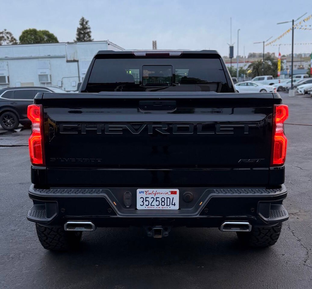 Chevrolet Silverado 1500 Vehicle Full-screen Gallery Image 05