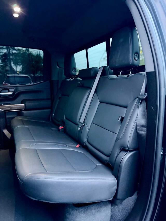 Chevrolet Silverado 1500 Vehicle Full-screen Gallery Image 17