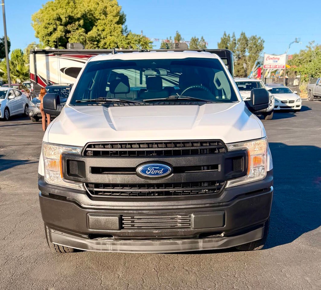 Ford F-150 Vehicle Full-screen Gallery Image 03