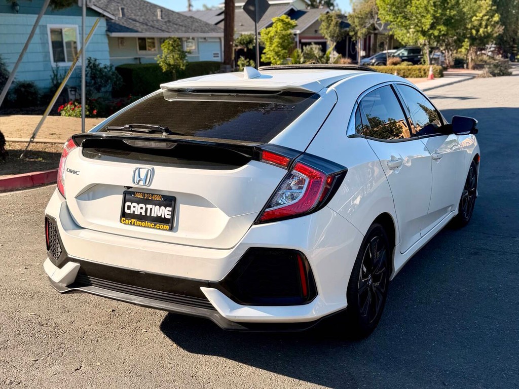 Honda Civic Hatchback Vehicle Full-screen Gallery Image 05