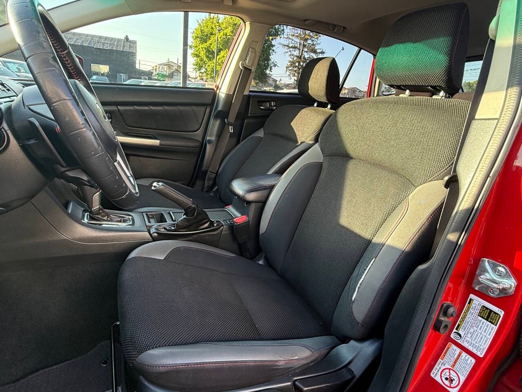 Subaru Crosstrek Vehicle Full-screen Gallery Image 09