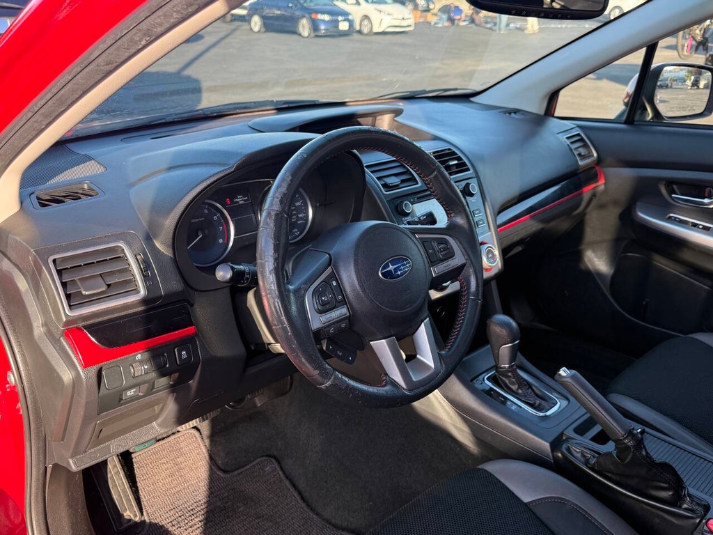 Subaru Crosstrek Vehicle Full-screen Gallery Image 12