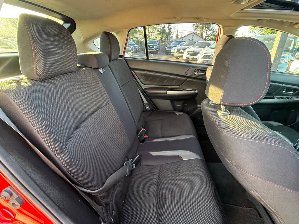 Subaru Crosstrek Vehicle Full-screen Gallery Image 14