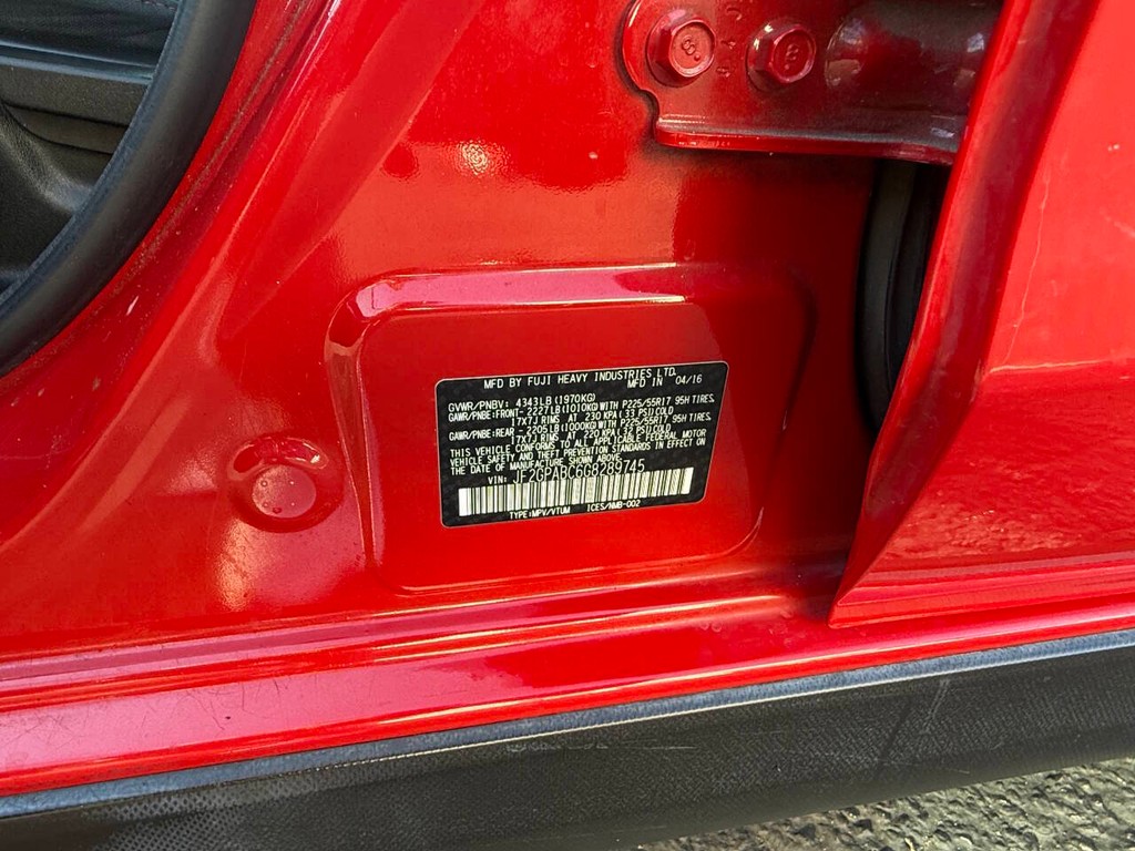 Subaru Crosstrek Vehicle Full-screen Gallery Image 15