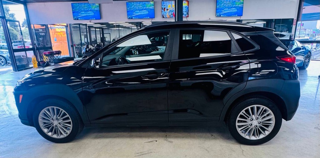 Hyundai Kona Vehicle Full-screen Gallery Image 04
