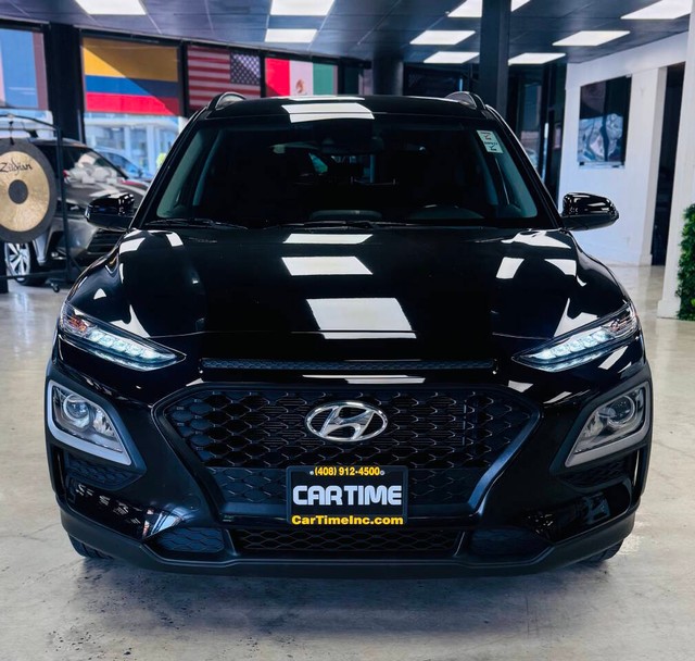 Hyundai Kona Vehicle Full-screen Gallery Image 08